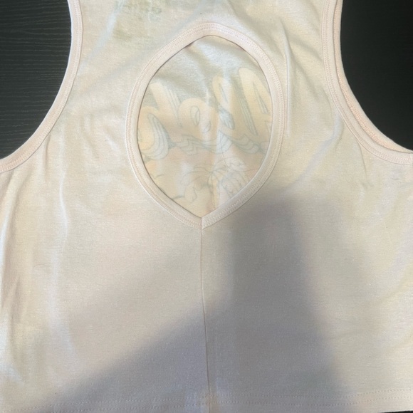 Tank Tops (Large) - Picture 3 of 4
